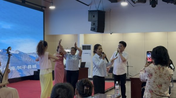 红色旋律映初心，上海音乐出书社续写沪喀“琴”谊