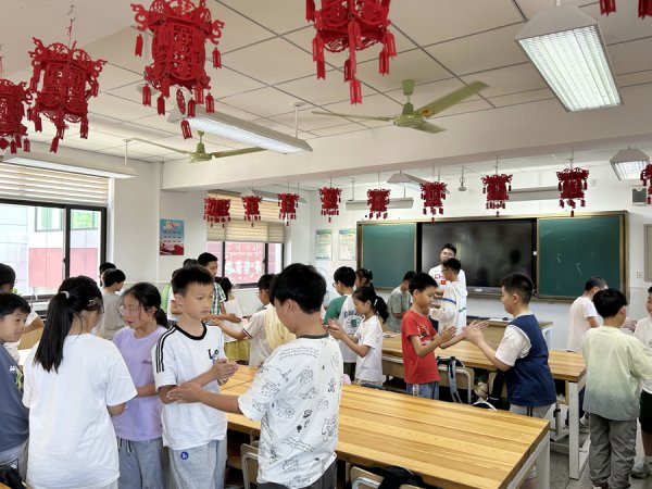 新业态新服务群体子女怎样过暑假？金山朱泾开设了专属爱心暑托班